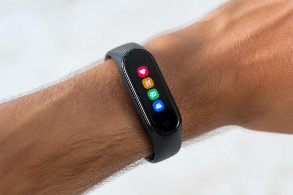 découvrez les applications et fonctionnalités essentielles du bracelet mi band 4 pour optimiser votre expérience de suivi de santé et d'activité.